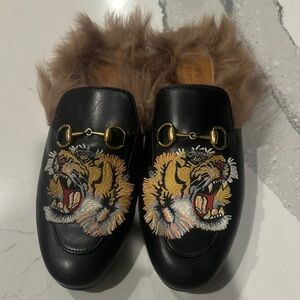 Gucci Black Loafers with Embroidered Tiger and Brown Fur